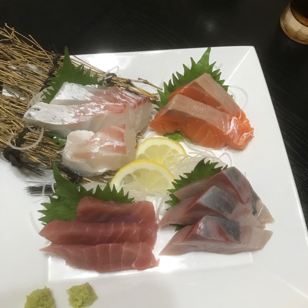 ユーザーが投稿した刺身4点刺盛りの写真 - 実際訪問したユーザーが直接撮影して投稿した西坂田魚介 / 海鮮料理月見海鮮丼 菊藏の写真