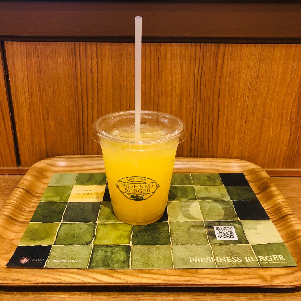 ユーザーが投稿したオレンジジュースの写真 - 実際訪問したユーザーが直接撮影して投稿した東山ハンバーガーフレッシュネスバーガー 中目黒店の写真