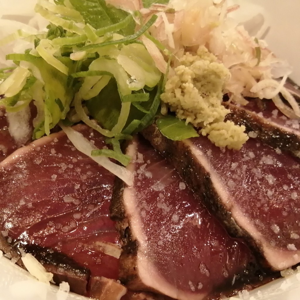 ユーザーが投稿したLunch薬味野菜と鰹の塩たたき丼の写真 - 実際訪問したユーザーが直接撮影して投稿した一ツ橋居酒屋明神丸 竹橋パレスサイドビル店の写真