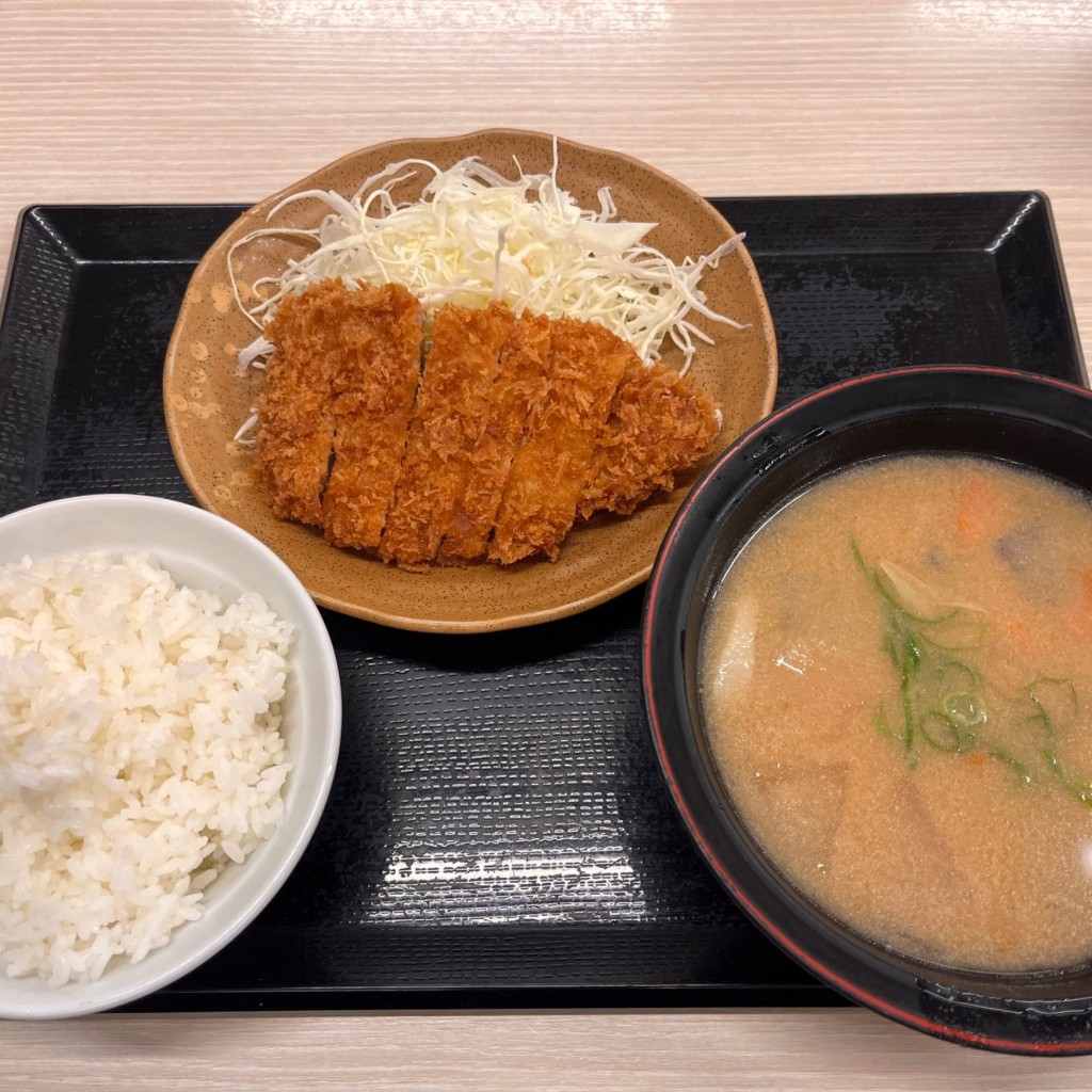 ユーザーが投稿したとん汁定食 (ロースカツ)の写真 - 実際訪問したユーザーが直接撮影して投稿した鯏浦町とんかつかつや 愛知1号線弥富店の写真