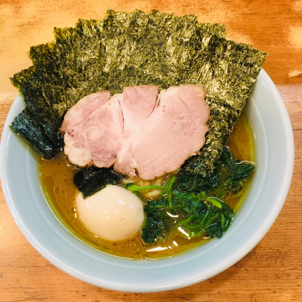 ユーザーが投稿した半熟味玉ラーメンの写真 - 実際訪問したユーザーが直接撮影して投稿した菅ラーメン / つけ麺武蔵家 稲田堤店の写真