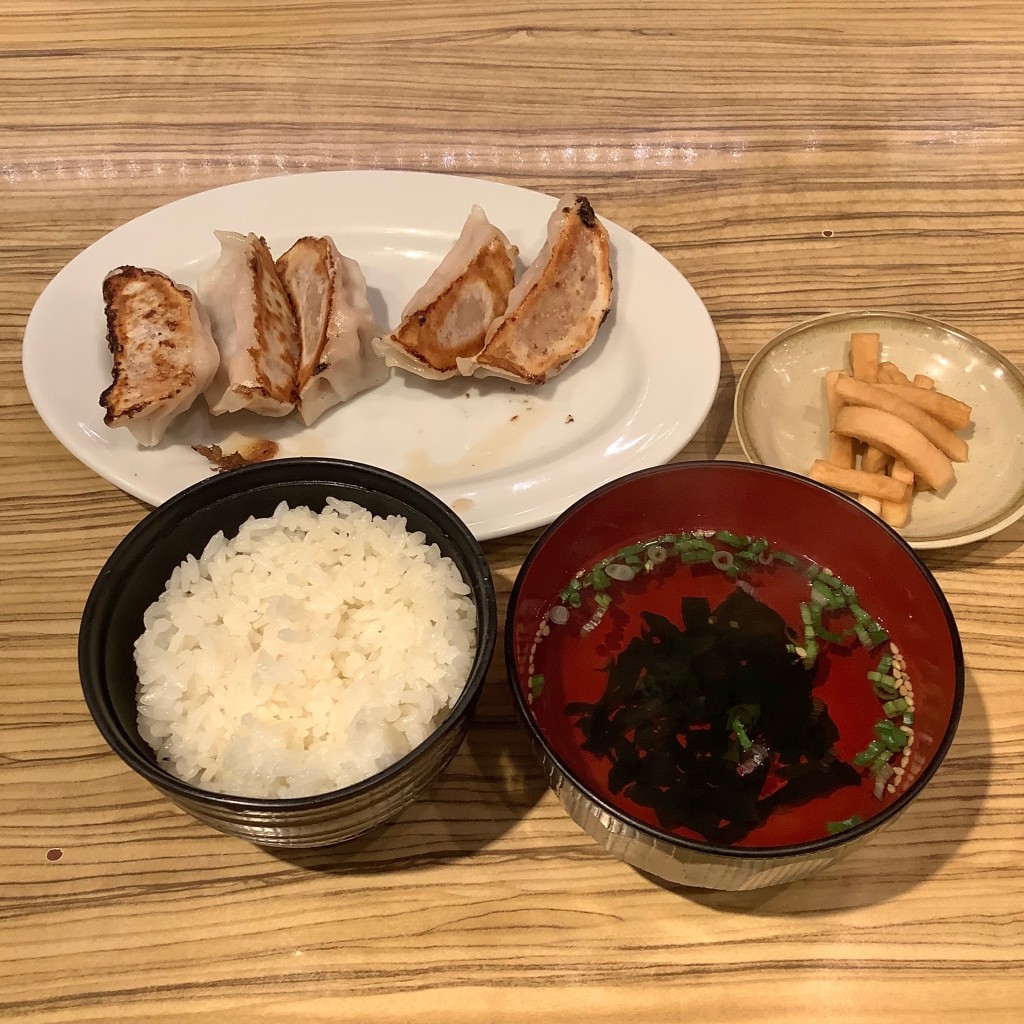 ユーザーが投稿した肉汁焼き餃子定食の写真 - 実際訪問したユーザーが直接撮影して投稿した歌舞伎町餃子新宿駆け込み餃子 新宿歌舞伎町店の写真