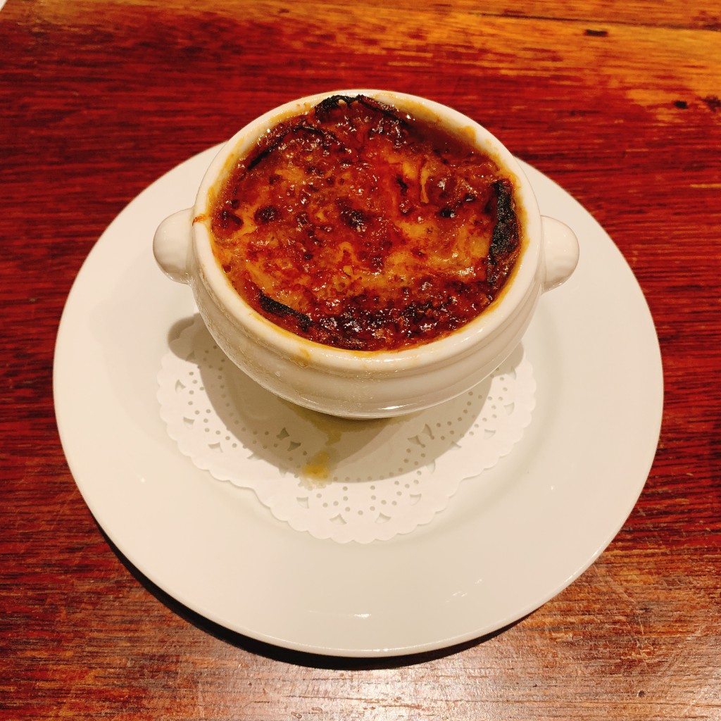 ユーザーが投稿したオニオングラタンスープの写真 - 実際訪問したユーザーが直接撮影して投稿した洋食洋食屋アターブルの写真