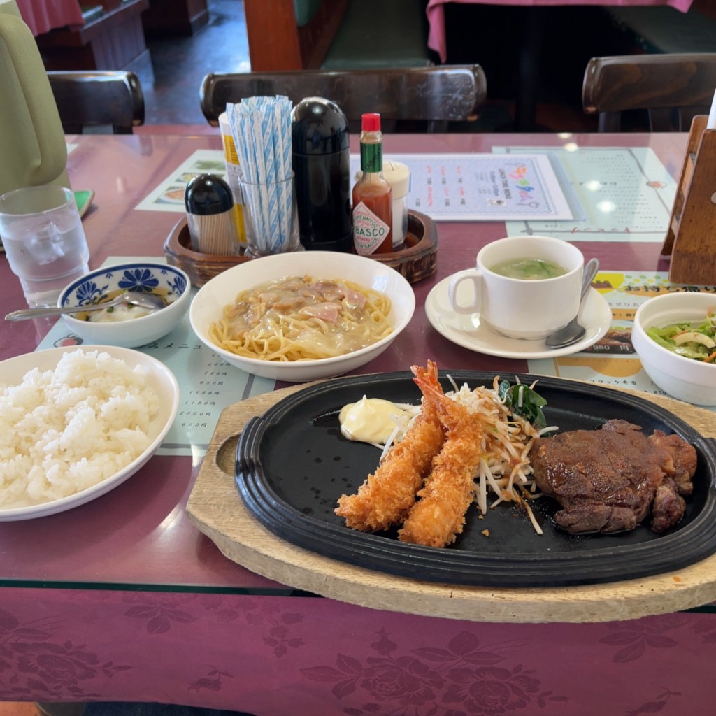 ユーザーが投稿した牛ステーキ&エビフライLの写真 - 実際訪問したユーザーが直接撮影して投稿した入場洋食セロリ 当知店の写真