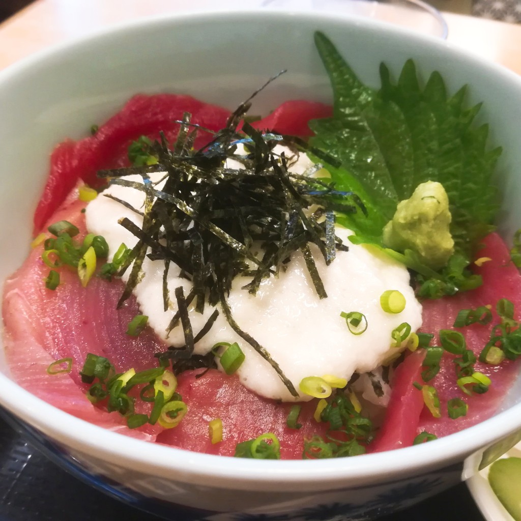 ユーザーが投稿した日替わりランチ(金曜日)まぐろ山かけ丼の写真 - 実際訪問したユーザーが直接撮影して投稿した町保和食 / 日本料理二幸総本店の写真