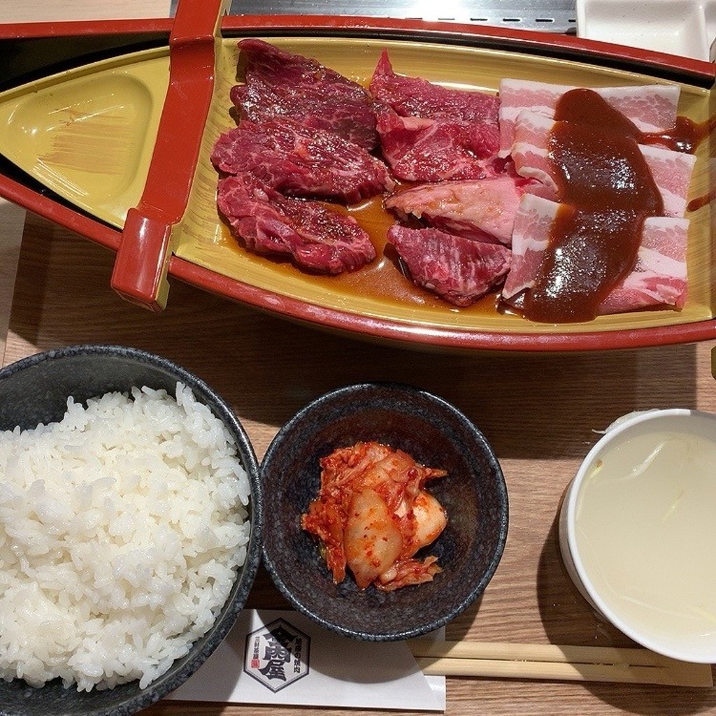 実際訪問したユーザーが直接撮影して投稿した芝焼肉キンニクヤ 焼肉定食 田町店の写真