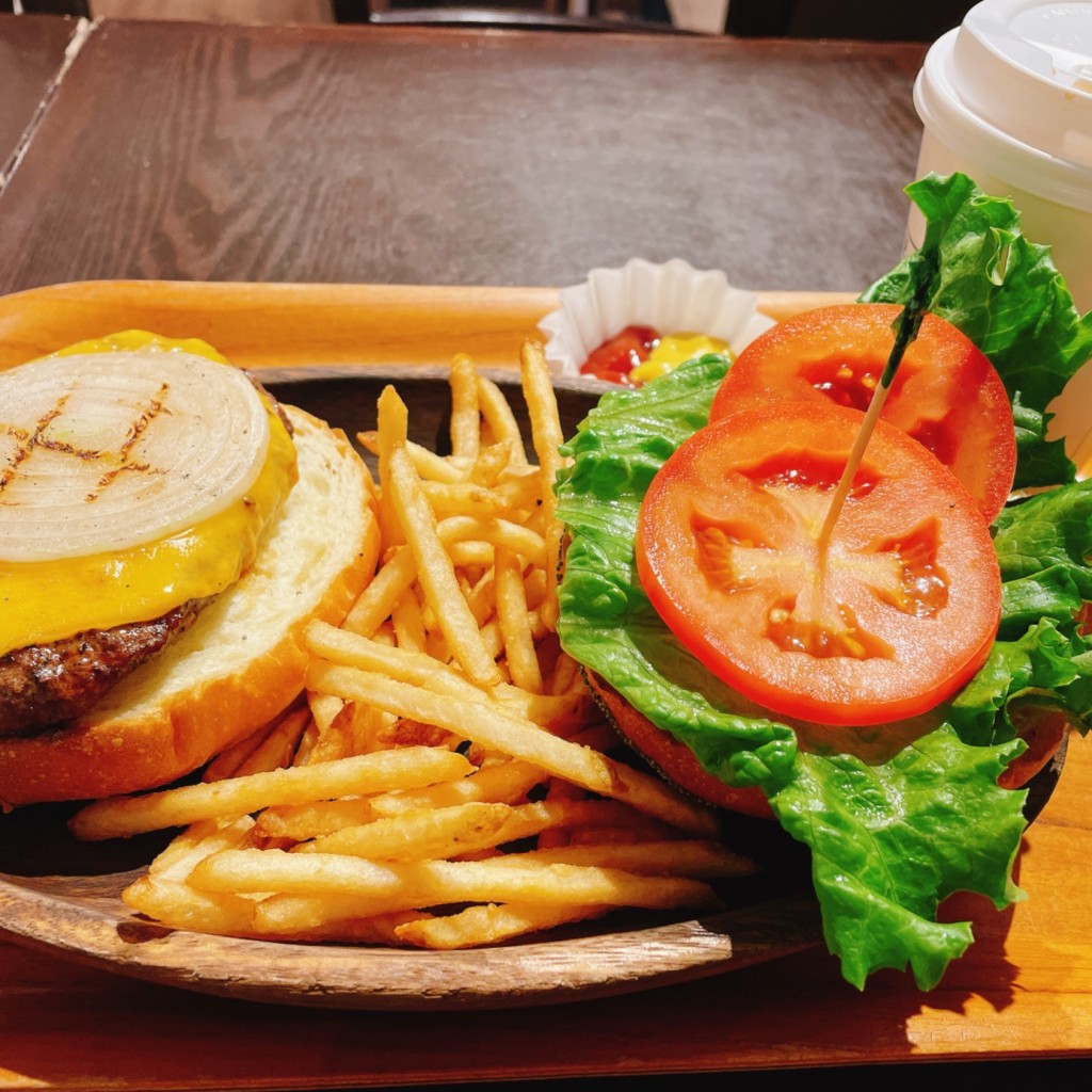 ユーザーが投稿したLunch/チーズバーガー コーヒーの写真 - 実際訪問したユーザーが直接撮影して投稿した浜町ハンバーガークア・アイナ ららぽーとTOKYO-BAY店の写真