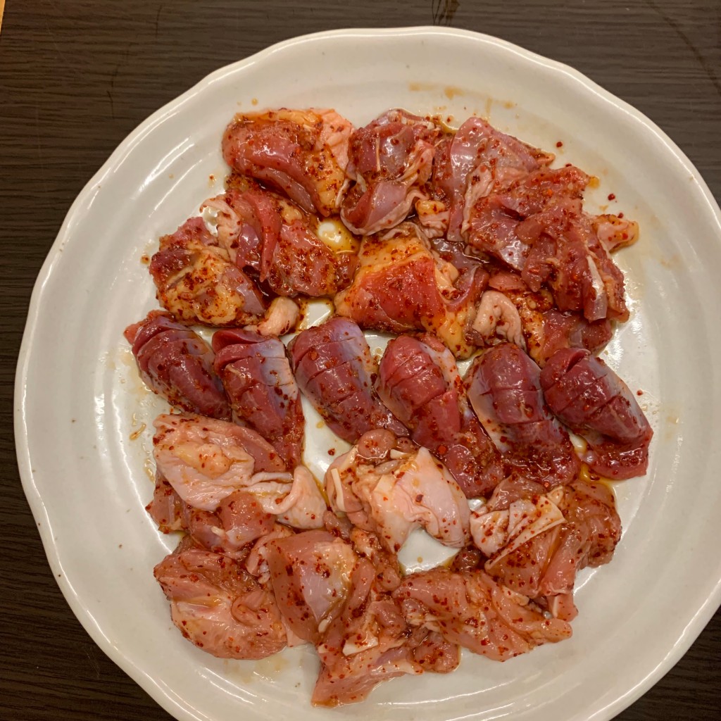 ユーザーが投稿した若どりの写真 - 実際訪問したユーザーが直接撮影して投稿した飯岡鶏料理鶏の焼肉 ピリ辛鶏の写真