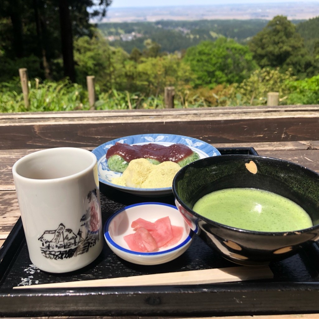 ユーザーが投稿した餅と抹茶セットの写真 - 実際訪問したユーザーが直接撮影して投稿した羽黒町手向和カフェ / 甘味処二の坂茶屋の写真