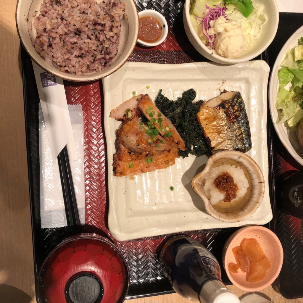 ユーザーが投稿した[定食]豚の味噌漬けとさばの炭火焼きの写真 - 実際訪問したユーザーが直接撮影して投稿した南幸定食屋大戸屋 横浜ジョイナス店の写真