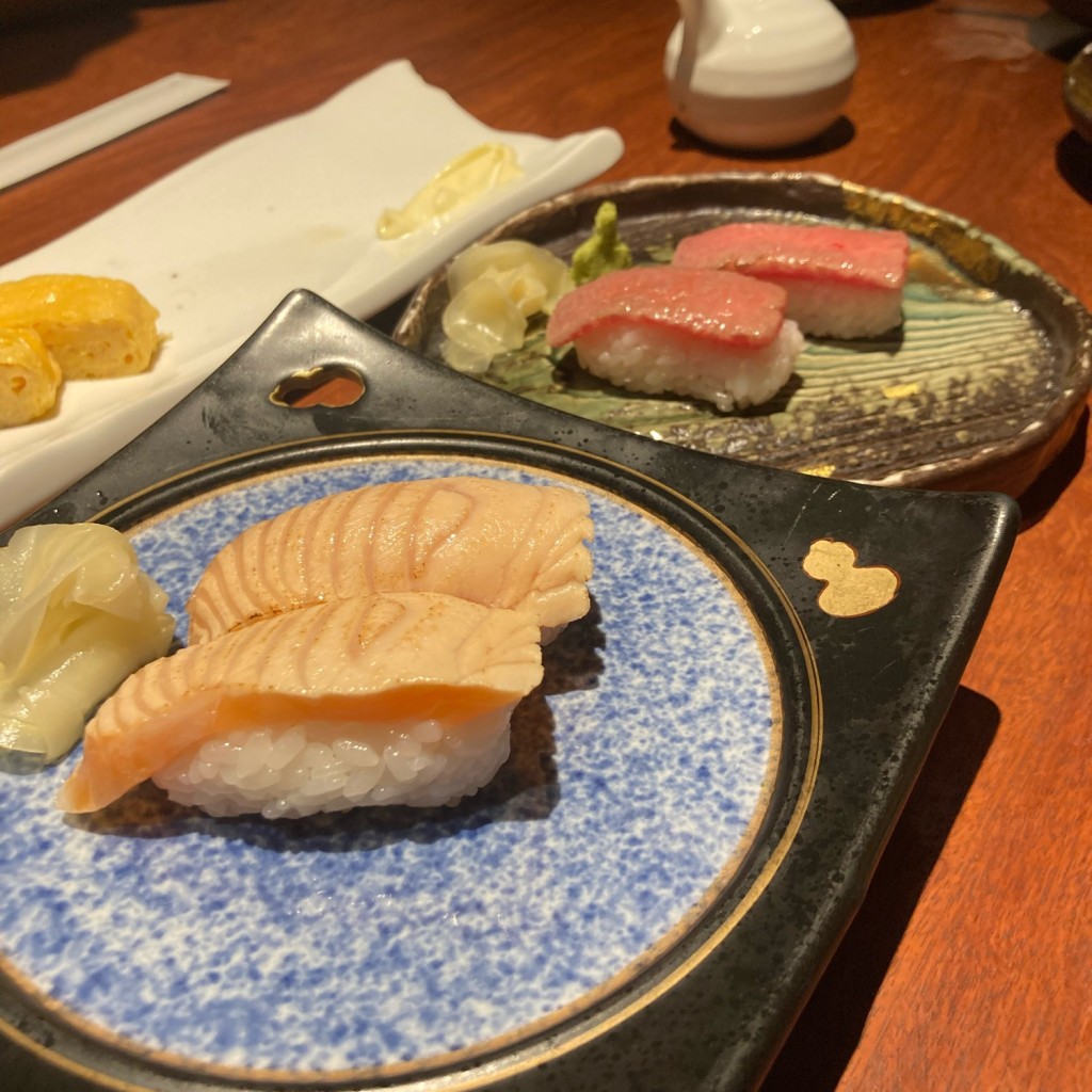 ユーザーが投稿したサーモンの炙り寿司の写真 - 実際訪問したユーザーが直接撮影して投稿した東町居酒屋寛永通宝 久留米店の写真