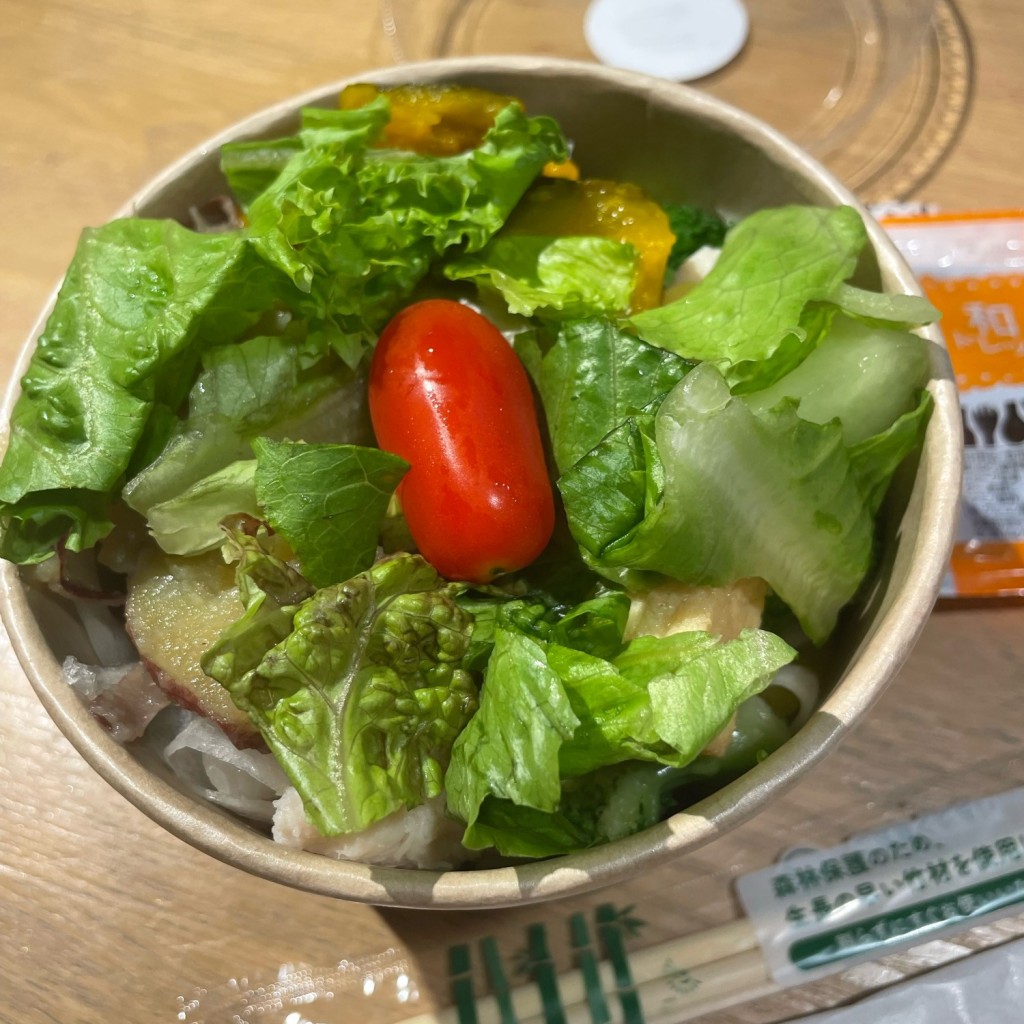 ユーザーが投稿したサラダの写真 - 実際訪問したユーザーが直接撮影して投稿した梅田ベーカリーRODの写真