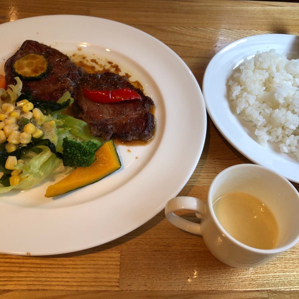 ユーザーが投稿したステーキランチの写真 - 実際訪問したユーザーが直接撮影して投稿した仙川町西洋料理西洋料理の店 ぱんぷきんの写真