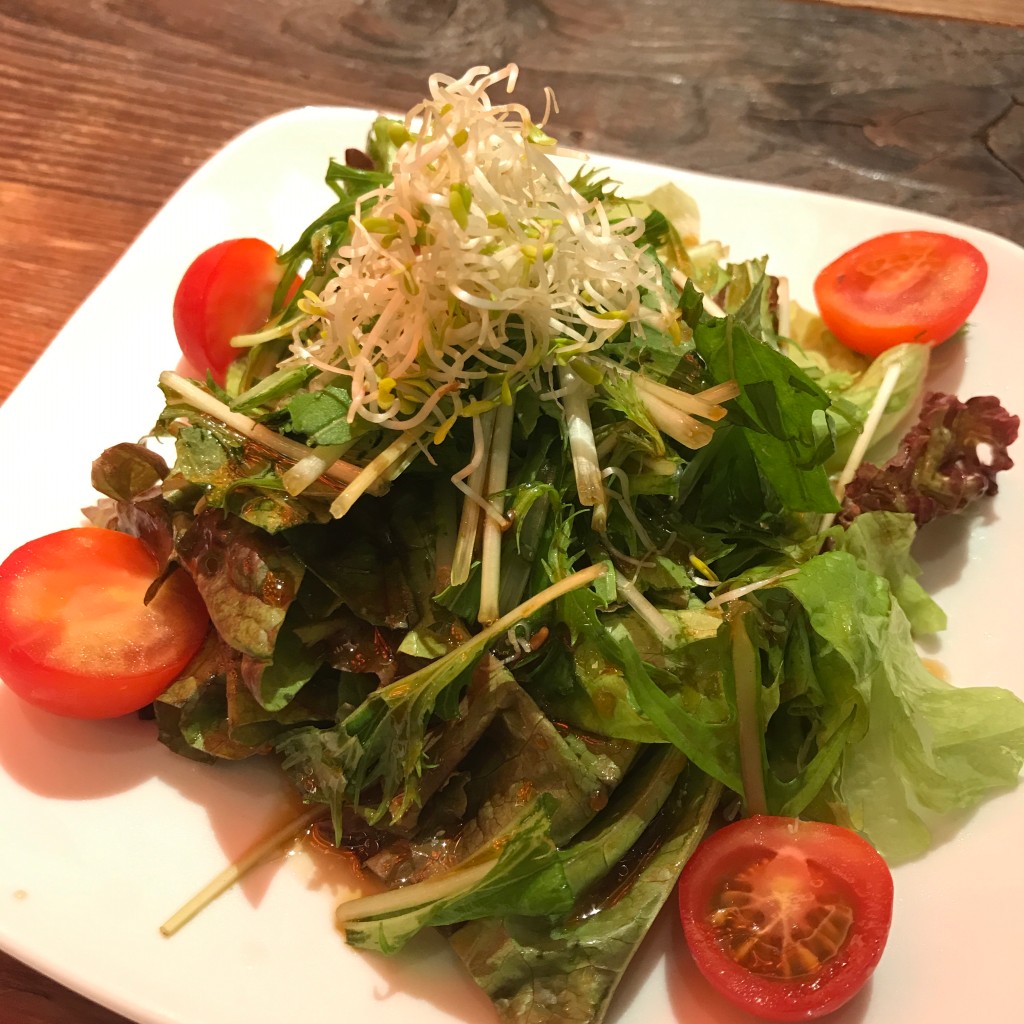 ユーザーが投稿したセットサラダの写真 - 実際訪問したユーザーが直接撮影して投稿した西新宿カフェ騒豆花 新宿ミロード店の写真