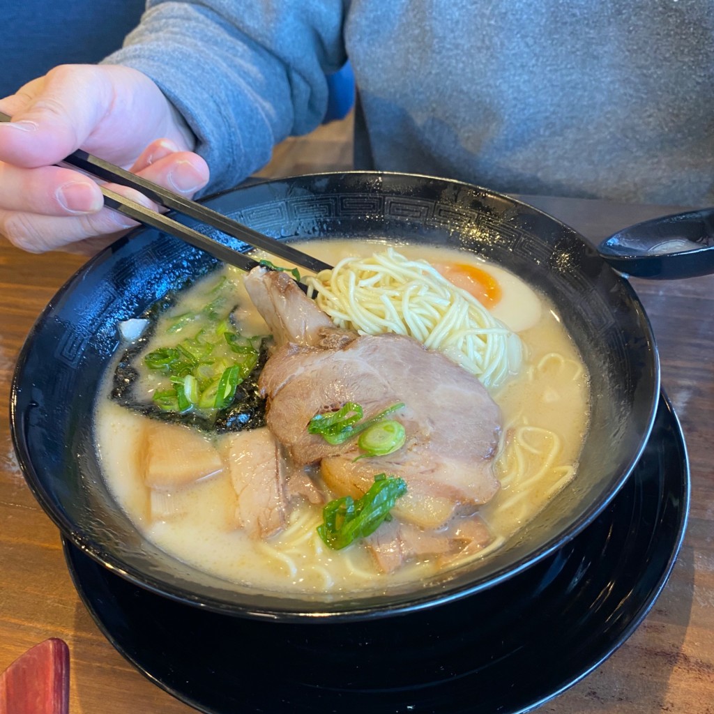 ユーザーが投稿した塩ラーメンの写真 - 実際訪問したユーザーが直接撮影して投稿した苗鹿ハンバーグしげたろうの写真