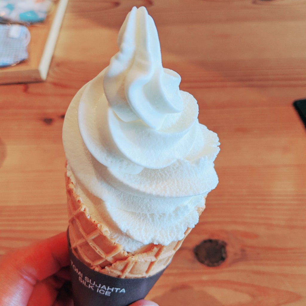 ユーザーが投稿したソフトクリームプレミアムバニラの写真 - 実際訪問したユーザーが直接撮影して投稿した西浦町カフェCHARI-CAFE POTTERの写真