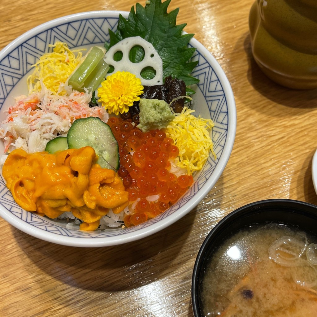 ユーザーが投稿した北海三色丼の写真 - 実際訪問したユーザーが直接撮影して投稿した三里塚寿司築地寿司岩 成田空港店の写真