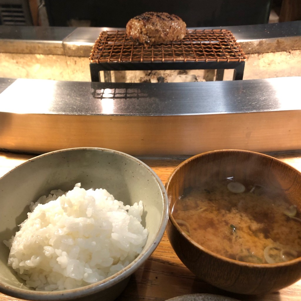 okamichiさんが投稿した吉祥寺本町定食屋のお店挽肉と米/ヒキニクトコメの写真