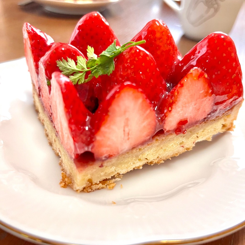 ユーザーが投稿したたっぷり苺タルト1/6の写真 - 実際訪問したユーザーが直接撮影して投稿した馬場ケーキパレット 膳所店の写真
