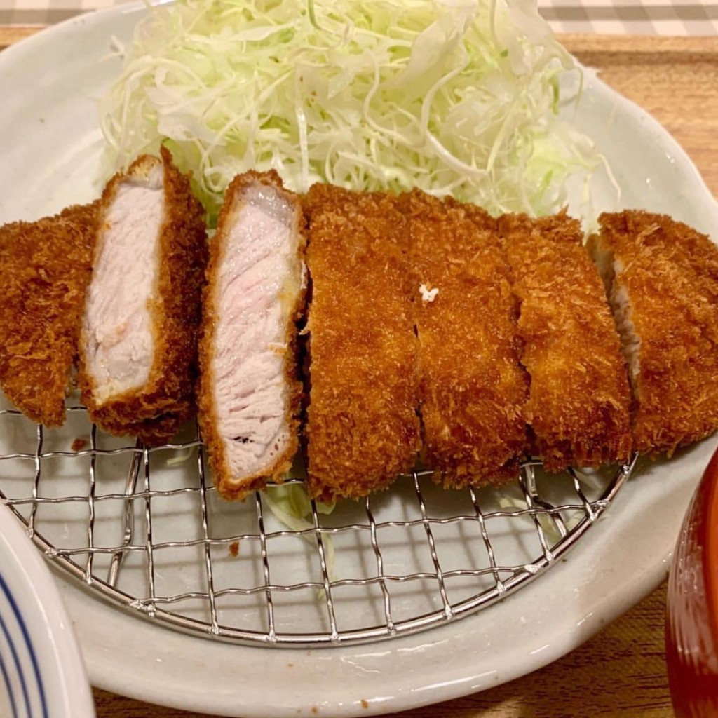 ユーザーが投稿したロースカツ定食の写真 - 実際訪問したユーザーが直接撮影して投稿した大阪城とんかつかつ満 JO-TERRACE OSAKA店の写真