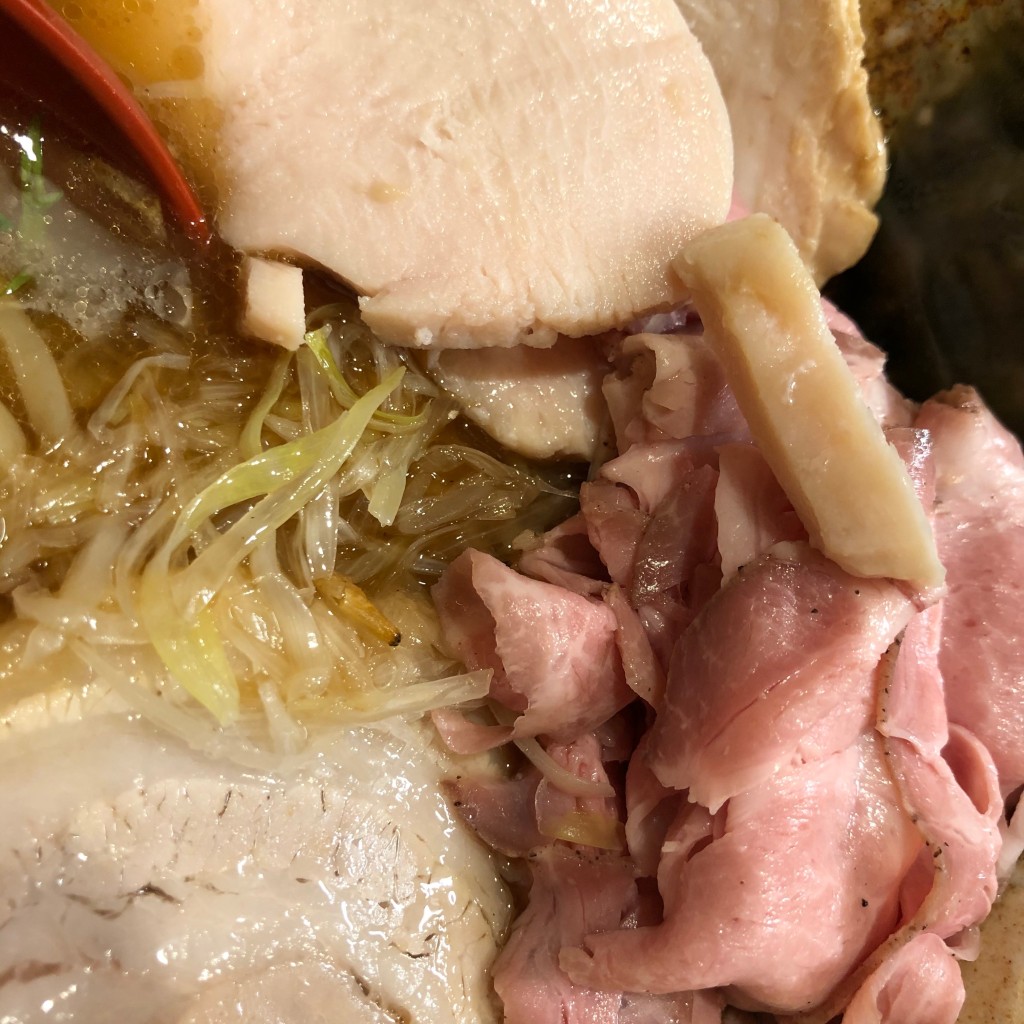 ユーザーが投稿した焼きあご塩ラーメンの写真 - 実際訪問したユーザーが直接撮影して投稿した大船ラーメン専門店焼きあご塩らー麺 たかはし 大船店の写真