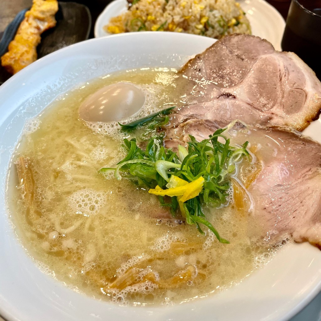 ラインモさんが投稿した光町ラーメン専門店のお店らーめん 四恩/ラーメン シオンの写真