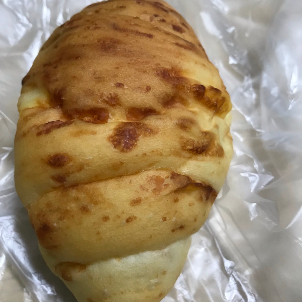 ユーザーが投稿したモッチリチーズロールの写真 - 実際訪問したユーザーが直接撮影して投稿した東塩小路町ベーカリーデリカフェ・キッチン 京都の写真