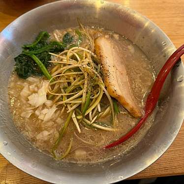 実際訪問したユーザーが直接撮影して投稿した本町ラーメン / つけ麺濃厚背脂豚骨拉麺 極豚の写真