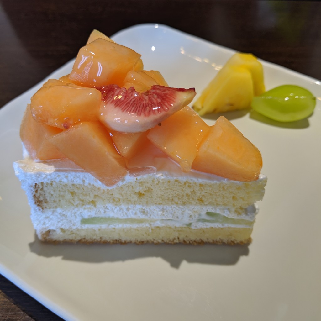 ユーザーが投稿したメロンのショートケーキの写真 - 実際訪問したユーザーが直接撮影して投稿した鶴岡西町ケーキチャーリーブラウンの写真