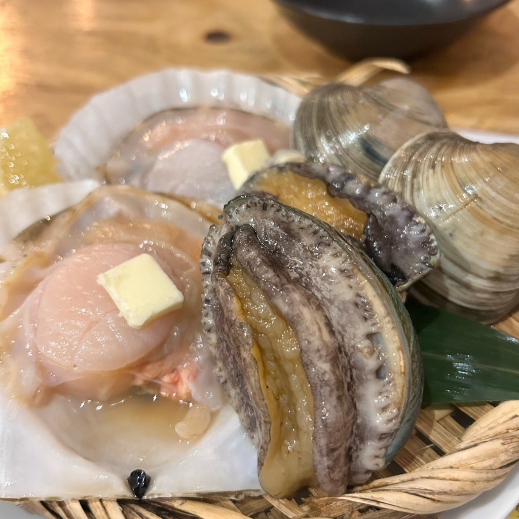 実際訪問したユーザーが直接撮影して投稿した平和町魚介 / 海鮮料理地鶏の炭火焼きと貝焼き職人 貝マニアの写真