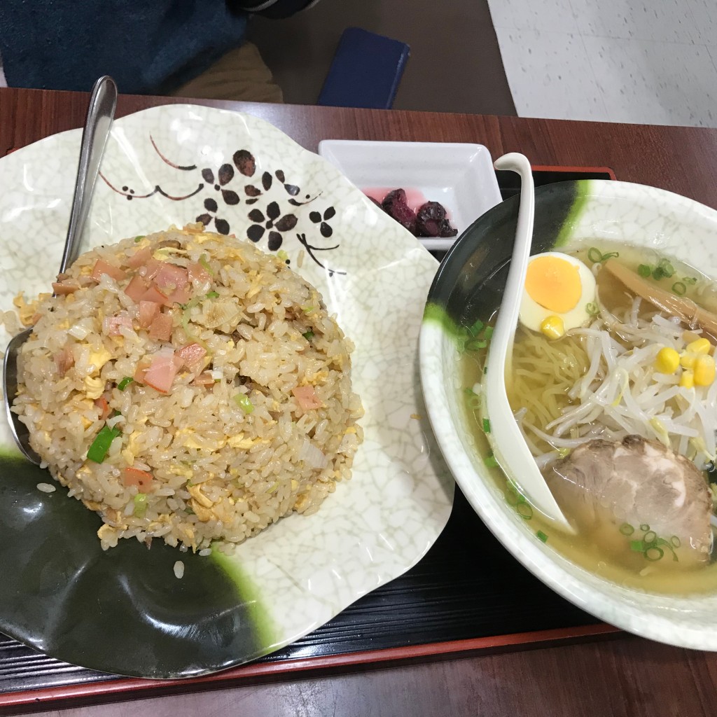 ユーザーが投稿したラーメン定食の写真 - 実際訪問したユーザーが直接撮影して投稿した埴生アジア / エスニック台湾料理 萬盛の写真