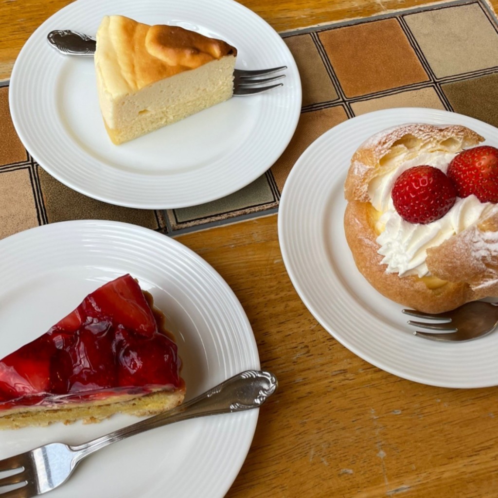 ユーザーが投稿した高原チーズケーキカットの写真 - 実際訪問したユーザーが直接撮影して投稿した園部町大河内ベーカリーベーカリーカフェ・ガーデンズの写真