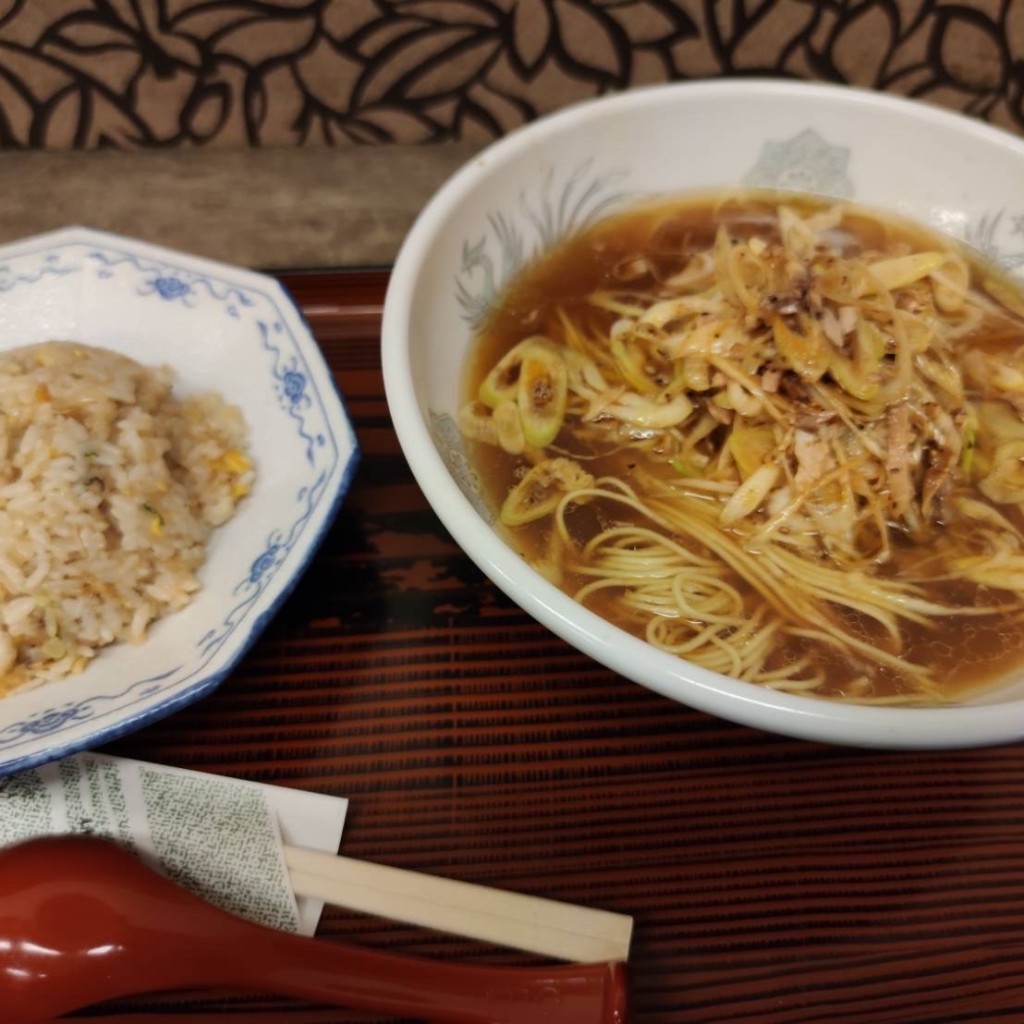 ユーザーが投稿したネギラーメン半チャーハンセットの写真 - 実際訪問したユーザーが直接撮影して投稿した住吉東町中華料理恵愛の写真