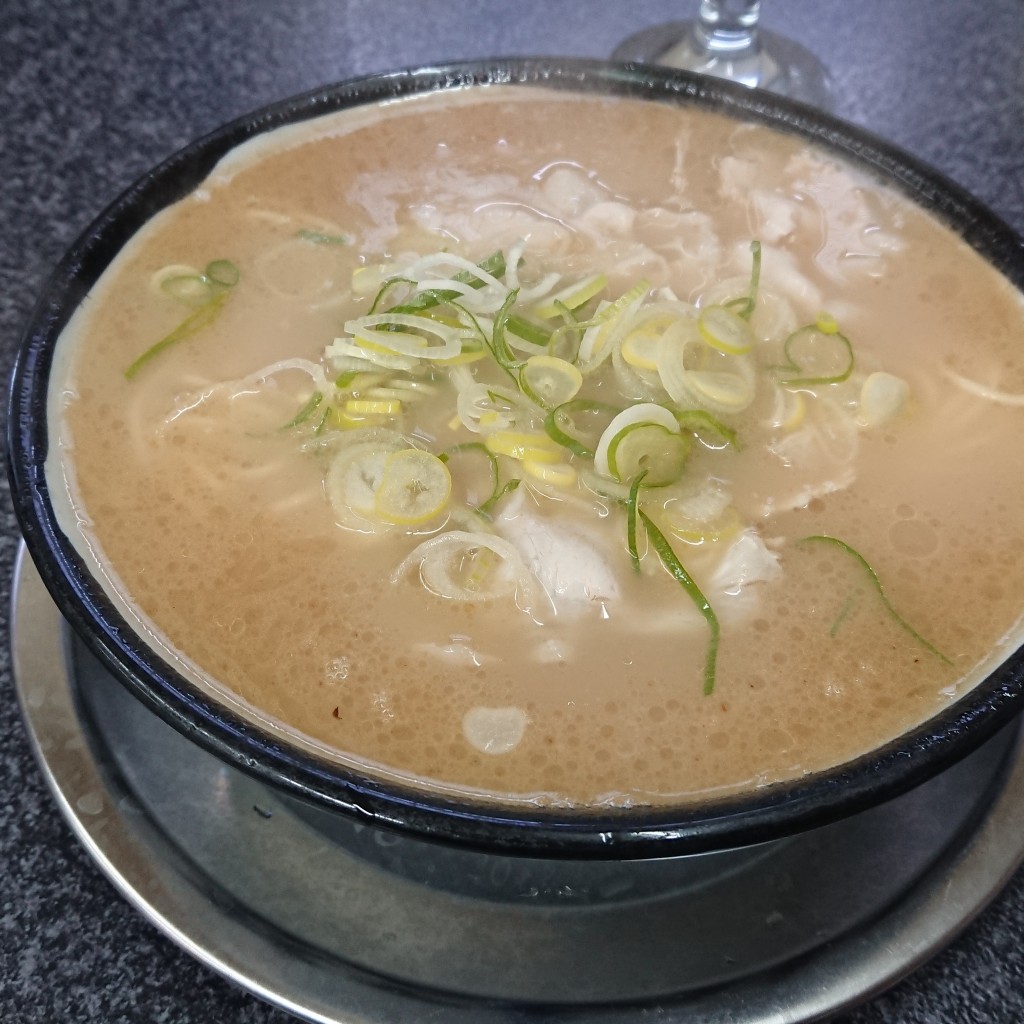 ユーザーが投稿したラーメン、おにぎり、海苔セットの写真 - 実際訪問したユーザーが直接撮影して投稿した川副町大字西古賀ラーメン / つけ麺いちげん。の写真