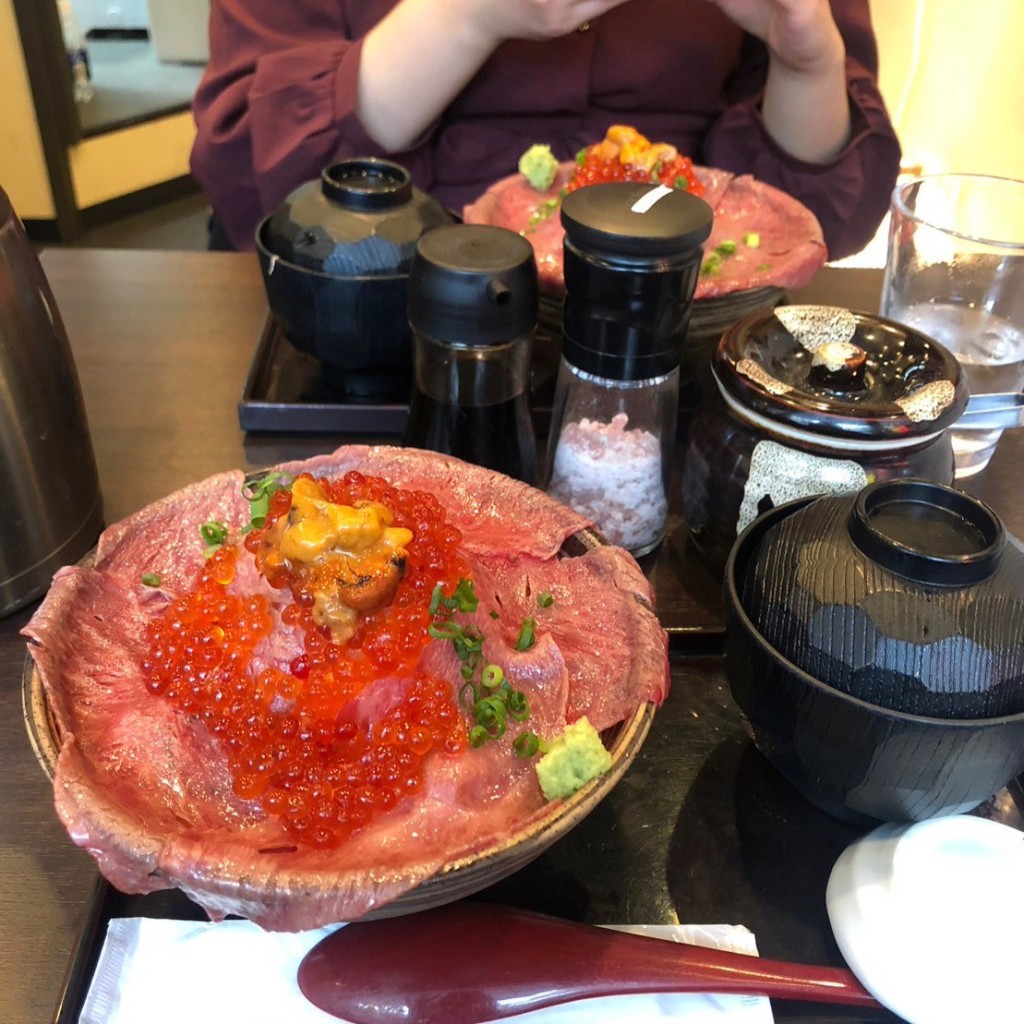 oorock-77さんが投稿した道玄坂丼もののお店吉祥寺 肉ドレス海鮮丼 渋谷道玄坂店/キチジョウジ ニクドレスカイセンドン シブヤドウゲンザカテンの写真