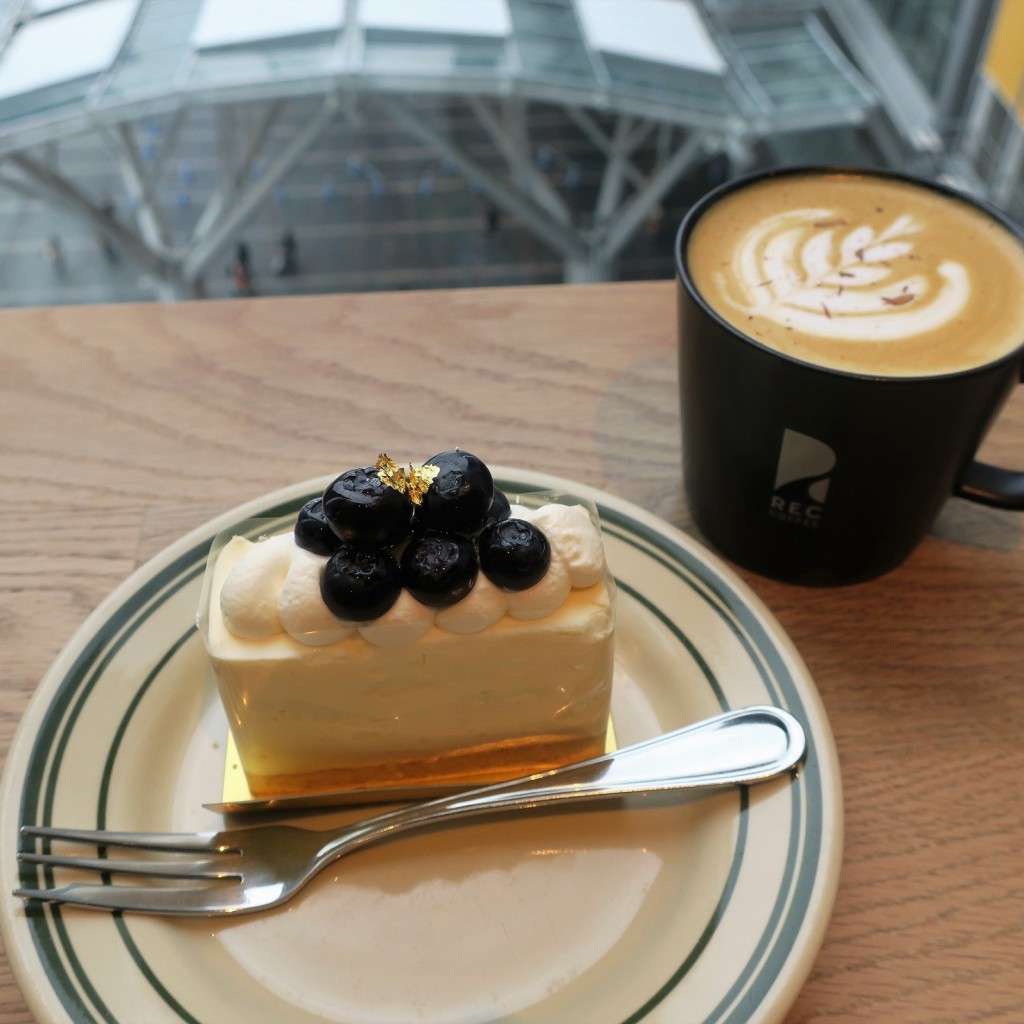 ユーザーが投稿したレアチーズケーキの写真 - 実際訪問したユーザーが直接撮影して投稿した博多駅中央街カフェレックコーヒー 博多マルイ店の写真