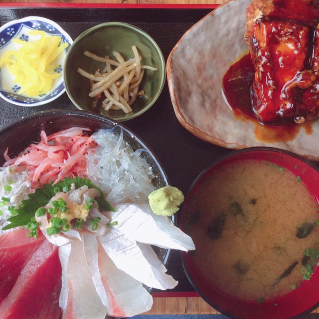 ユーザーが投稿した地魚丼の写真 - 実際訪問したユーザーが直接撮影して投稿した島崎町魚介 / 海鮮料理大間新栄丸の写真