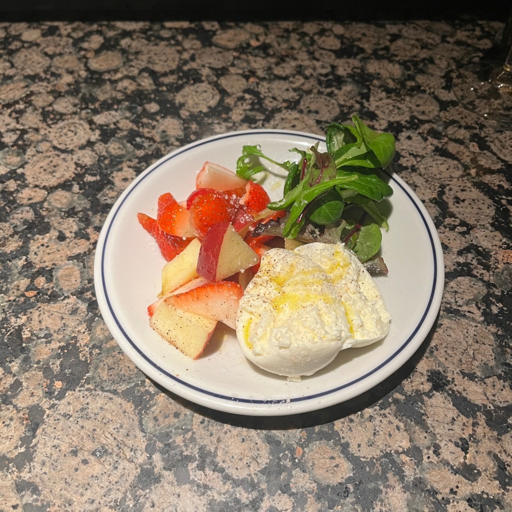 ユーザーが投稿したブラータチーズの写真 - 実際訪問したユーザーが直接撮影して投稿した芝田フレンチpetit comptoirの写真