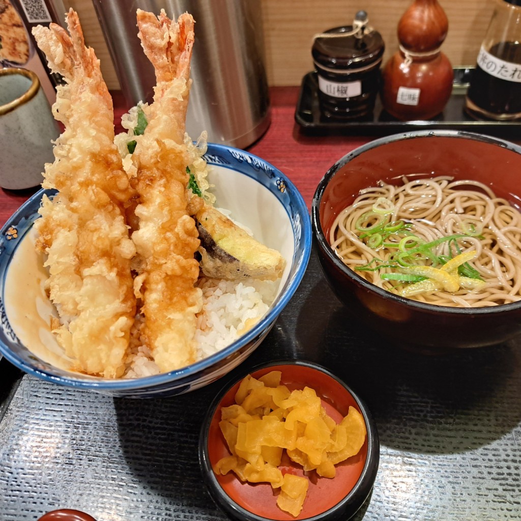 ユーザーが投稿した上天丼M麺の写真 - 実際訪問したユーザーが直接撮影して投稿した阿倍野筋丼もの丼丼亭 近鉄あべのハルカス店の写真