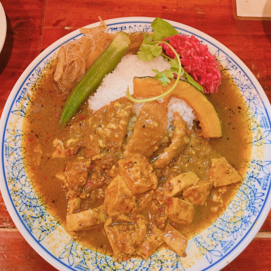 ユーザーが投稿した月替りカレー カツカリィと麻婆カリィあいがけの写真 - 実際訪問したユーザーが直接撮影して投稿した長栄寺中華料理大衆中遊華食堂 八戒の写真