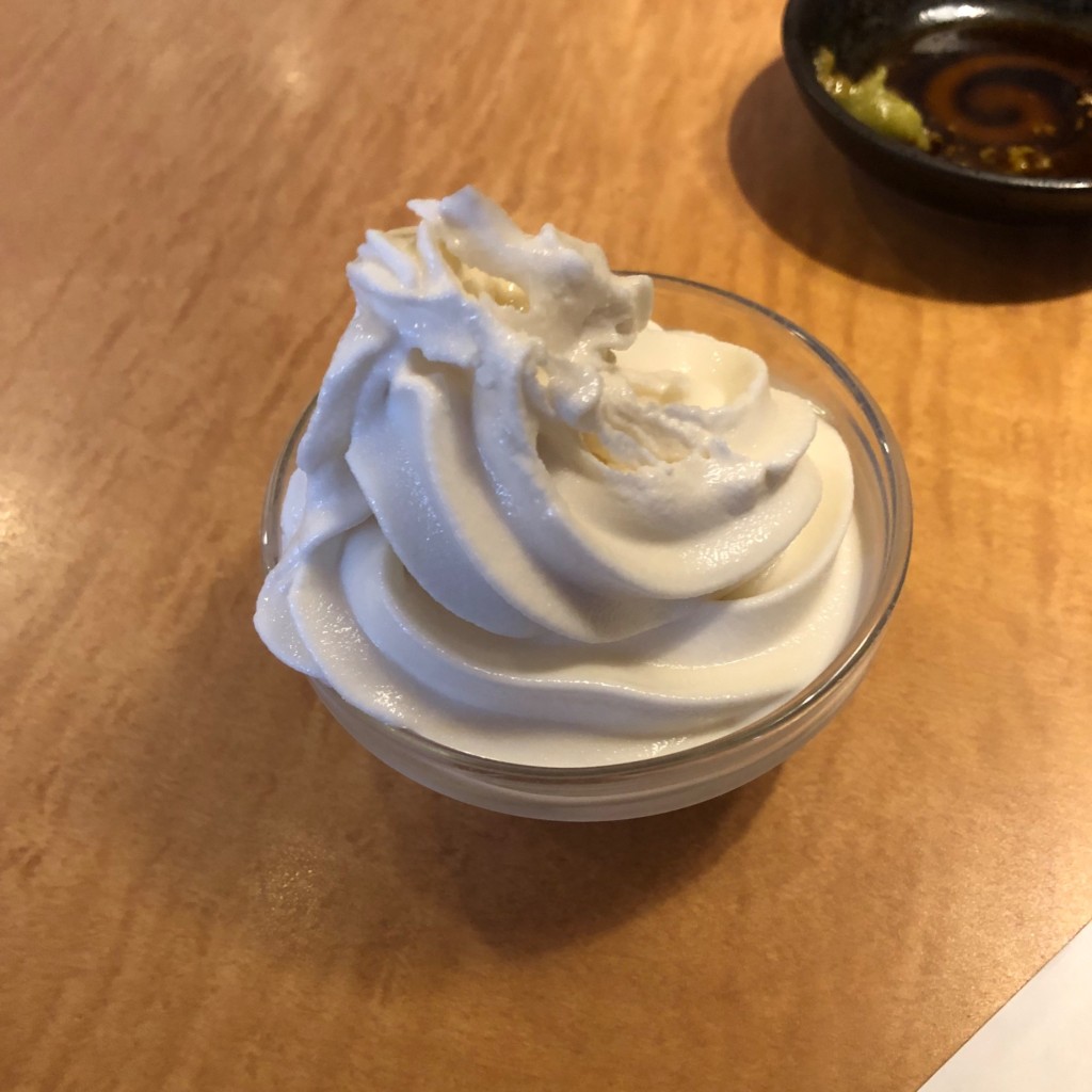 ユーザーが投稿したソフトクリーム(1杯のみ)の写真 - 実際訪問したユーザーが直接撮影して投稿した南鳩ヶ谷すき焼きどん亭 鳩ヶ谷店の写真