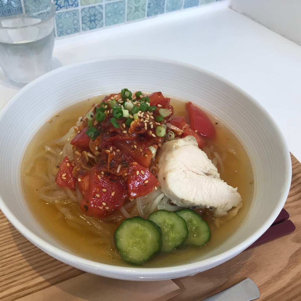 ユーザーが投稿した爽やかトマト冷麺の写真 - 実際訪問したユーザーが直接撮影して投稿した東ラーメン / つけ麺冷麺ダイニング つるしこの写真