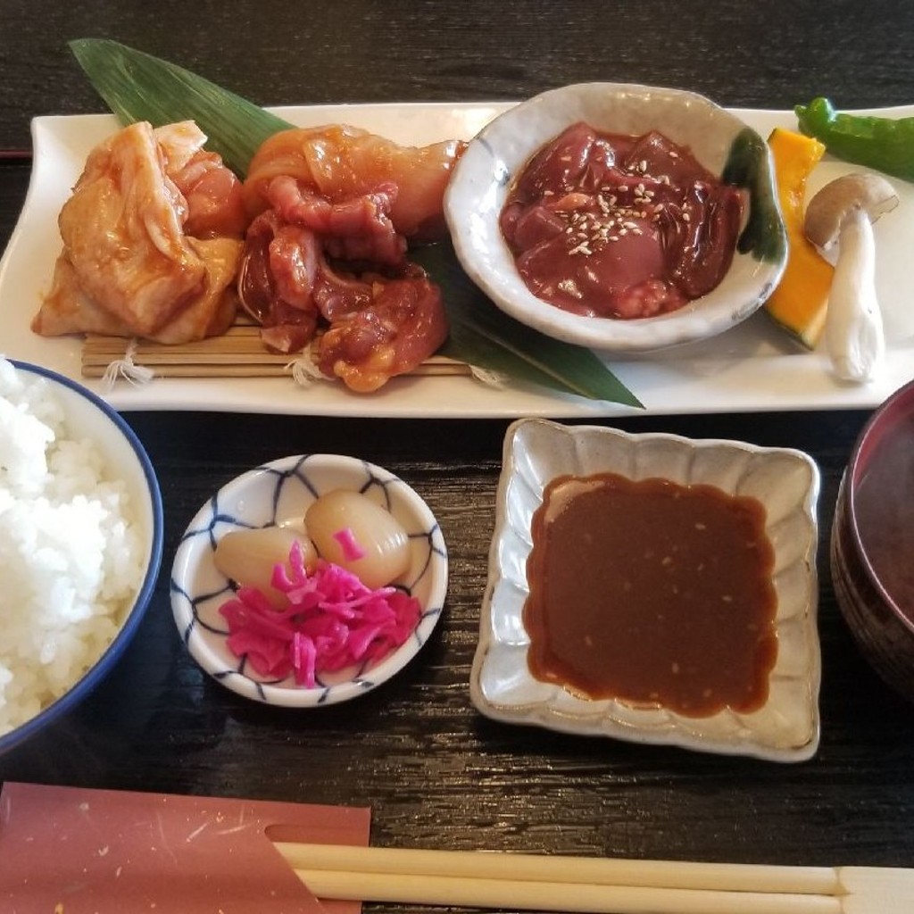 ユーザーが投稿したとり焼肉定食の写真 - 実際訪問したユーザーが直接撮影して投稿した津賀町定食屋わかKARAさつき温泉店の写真