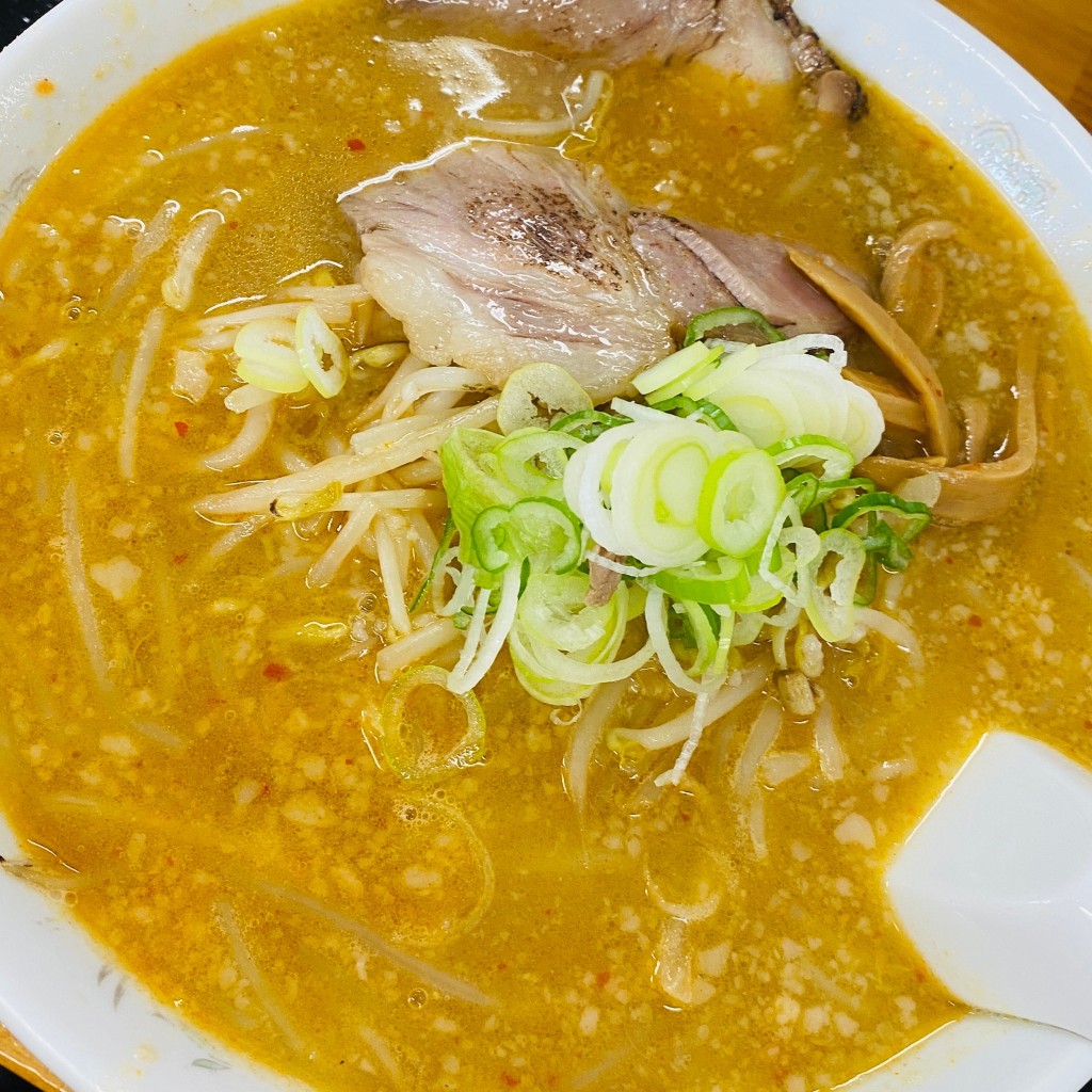 Snufkinと風さんが投稿した折立ラーメン / つけ麺のお店らーめん純輝 白井店/ラーメンジュンキ シロイテンの写真