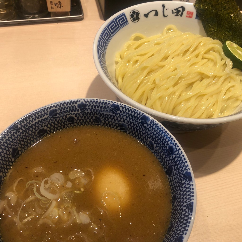 ユーザーが投稿したつけ麺+味玉の写真 - 実際訪問したユーザーが直接撮影して投稿した道玄坂ラーメン専門店つじ田 渋谷フクラス店の写真