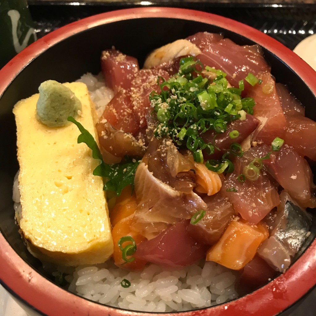 ユーザーが投稿したまかない丼 790円の写真 - 実際訪問したユーザーが直接撮影して投稿した小郡御幸町回転寿司回転寿したかくらの写真