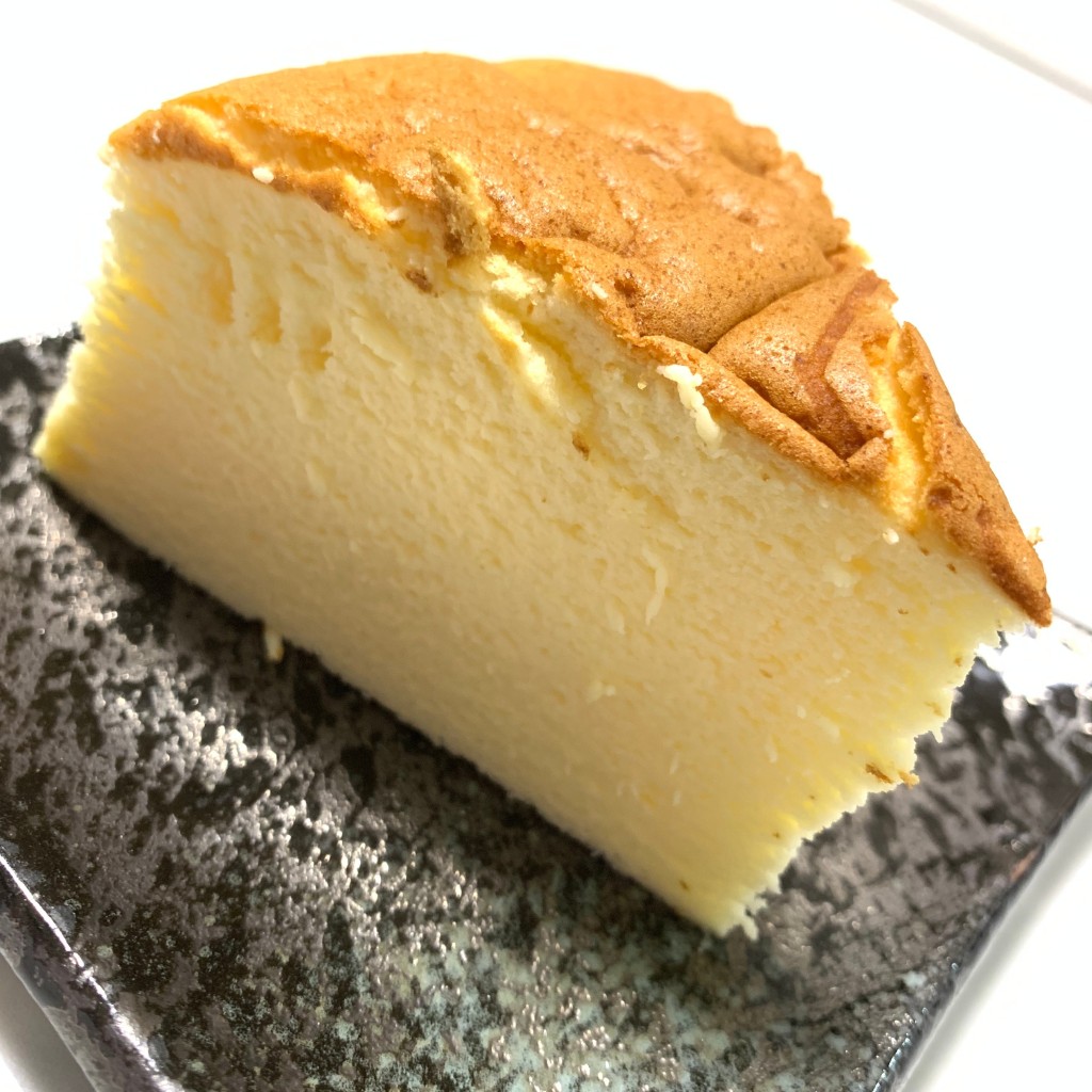 ユーザーが投稿したチーズケーキの写真 - 実際訪問したユーザーが直接撮影して投稿した西中島ケーキりくろーおじさんの店 新幹線改札内店の写真