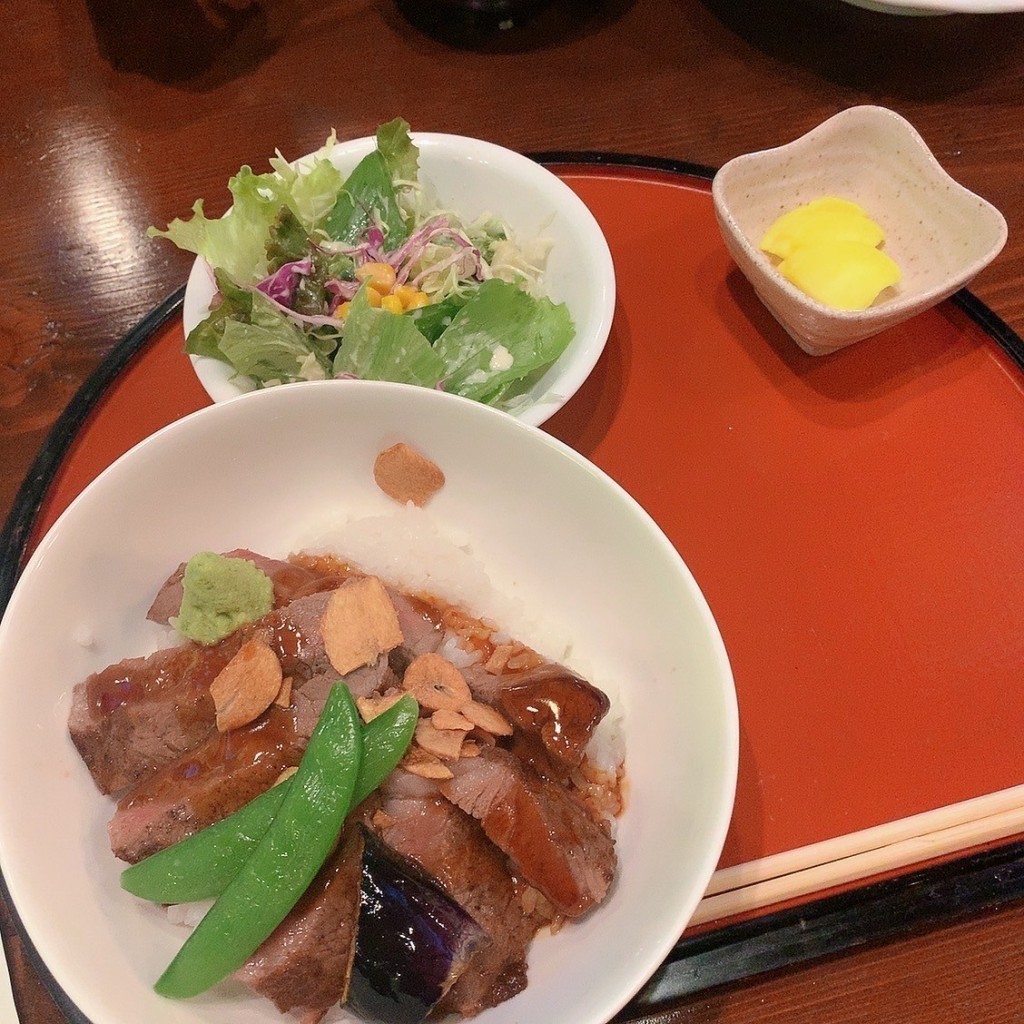 ユーザーが投稿したステーキ丼 ランチの写真 - 実際訪問したユーザーが直接撮影して投稿した名倉洋食羅布乃瑠 沙羅英慕 郡山南店の写真