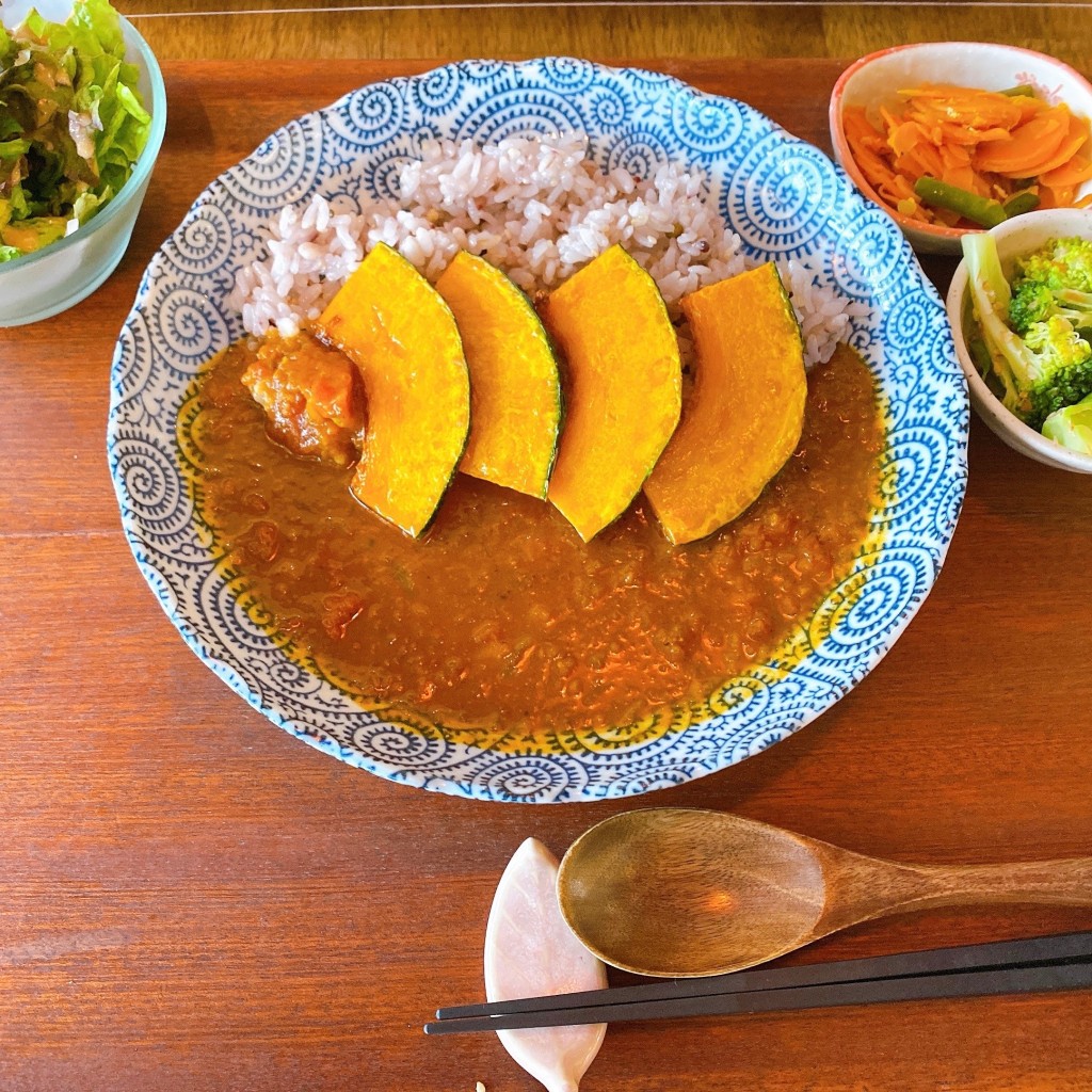 ユーザーが投稿したLunchトマトカレーの写真 - 実際訪問したユーザーが直接撮影して投稿した西台カフェ野菜とつぶつぶ Apsara Cafe 伊丹店の写真