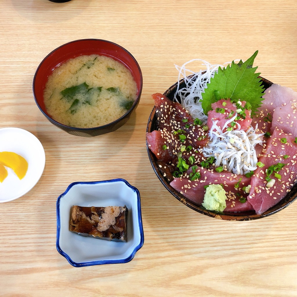 ユーザーが投稿したマグロ丼の写真 - 実際訪問したユーザーが直接撮影して投稿した三崎町城ケ島魚介 / 海鮮料理磯料理 魚の「カネあ」の写真